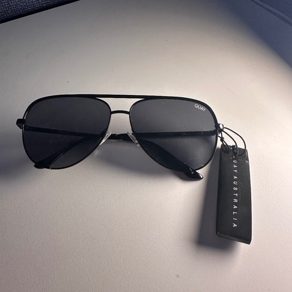 QUAY high key sunglasses - Picture 1 of 5